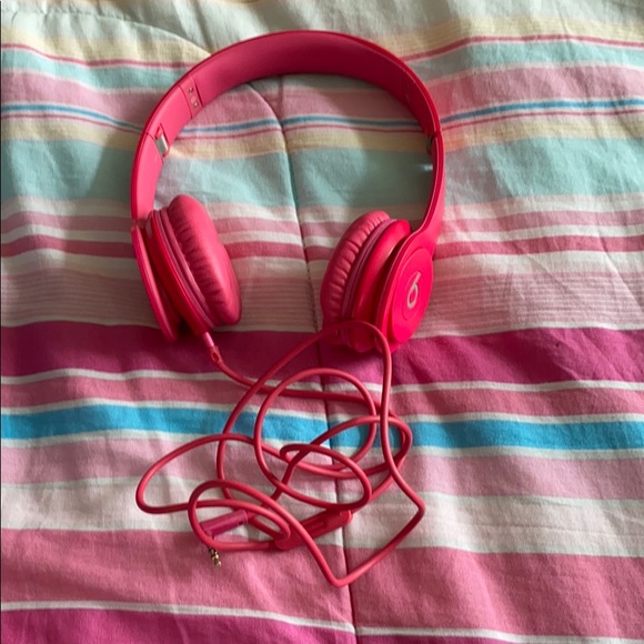 Beats by Dre Headphones - Picture 3 of 5